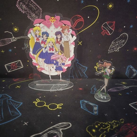 Acrylic sailor moon pictures - Picture 1 of 3